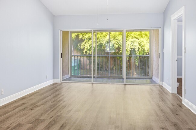 Foto del edificio - 460 NW 67th St