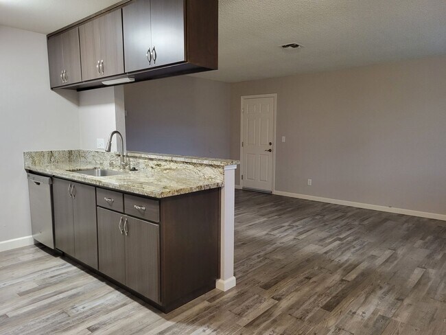 Building Photo - Z1TWIL