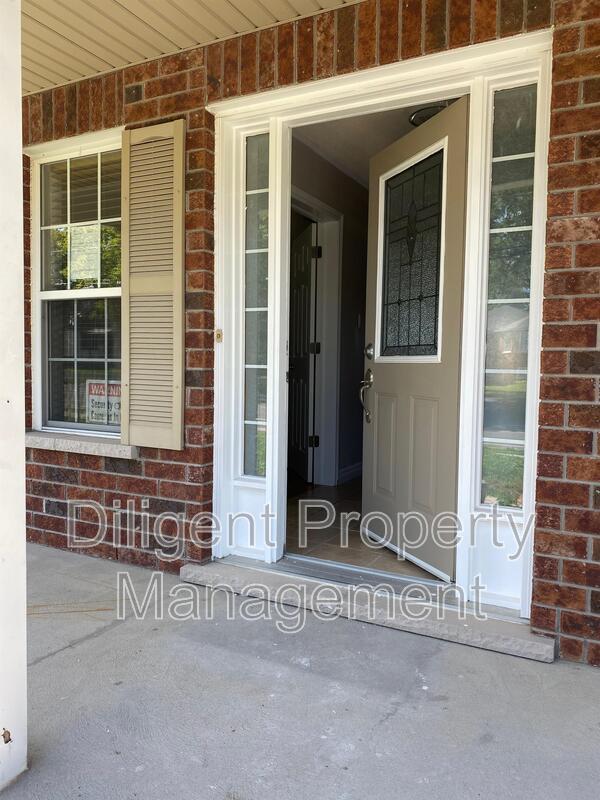 Building Photo - 695 Otonabee Dr