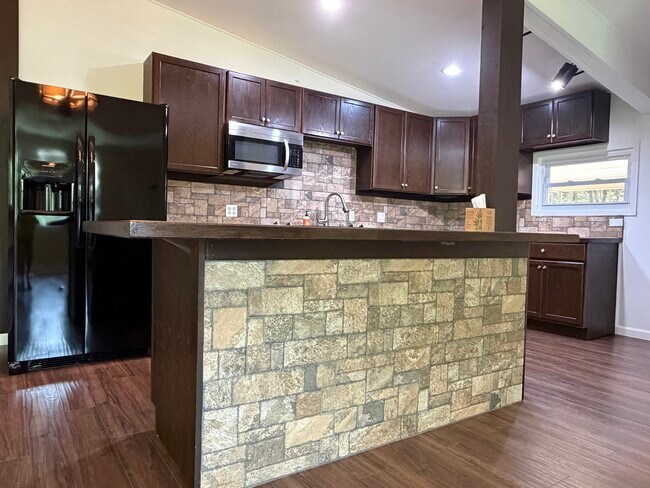 Building Photo - 3965 Sinclair Shores Rd