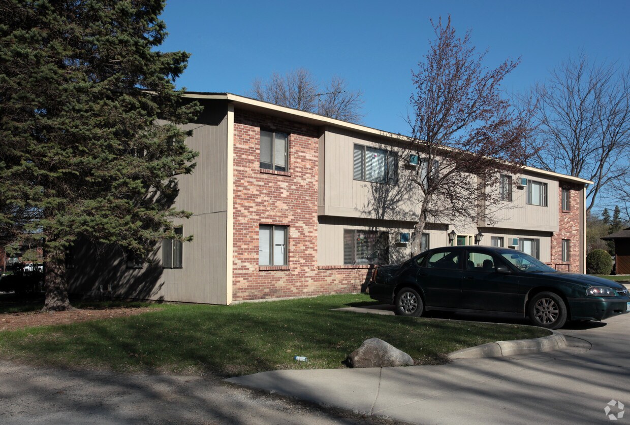 Building Photo - 955 Echo Dr