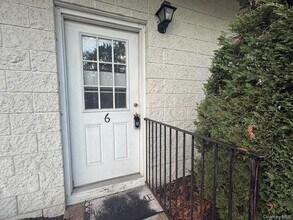 Building Photo - 687 Jersey Ave