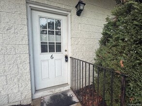 Building Photo - 687 Jersey Ave