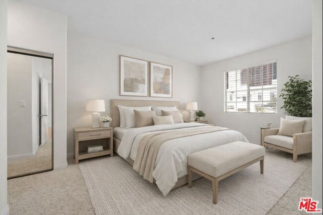 Building Photo - 1225 Armacost Ave