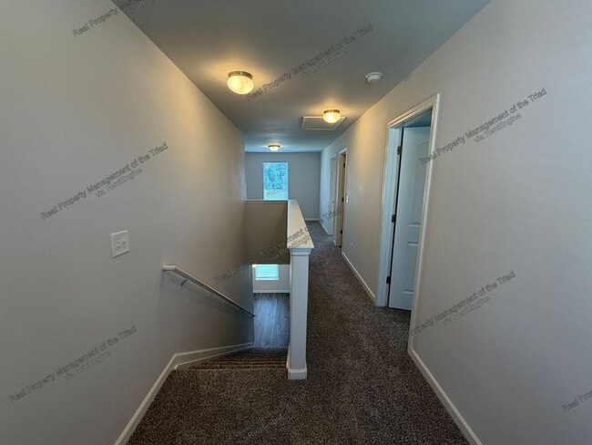 Building Photo - 2605 Craftsbury St