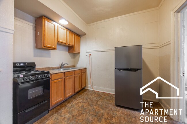 Foto del edificio - 6930 N Greenview Ave