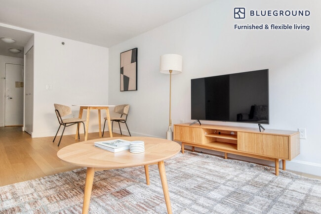 Foto del edificio - 130 W 15th St