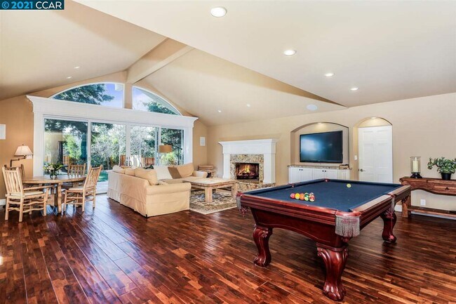 Building Photo - 3008 Oakraider Dr
