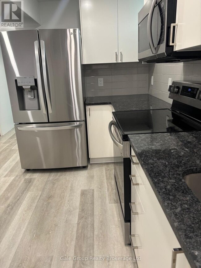 Building Photo - 131 Kinzie Ave