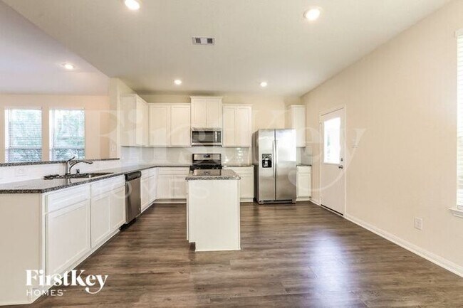 Building Photo - 107 Kickapoo Drive