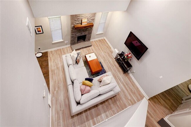 Building Photo - 3200 Spaniel Dr