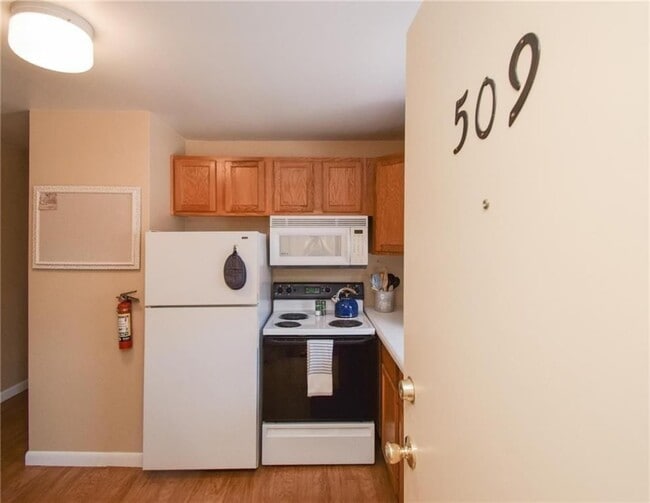 Building Photo - 70 Carroll Ave