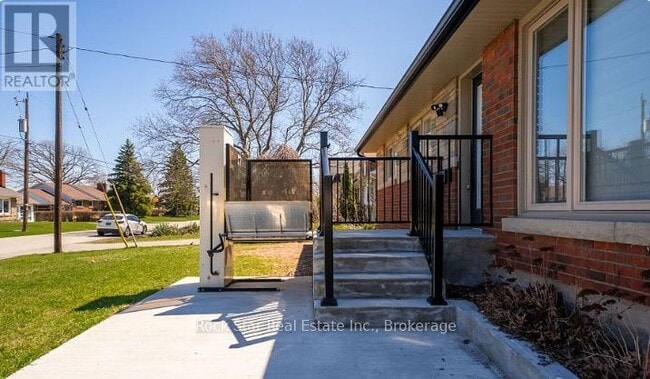 Photo du bâtiment - 28 Dale Ave