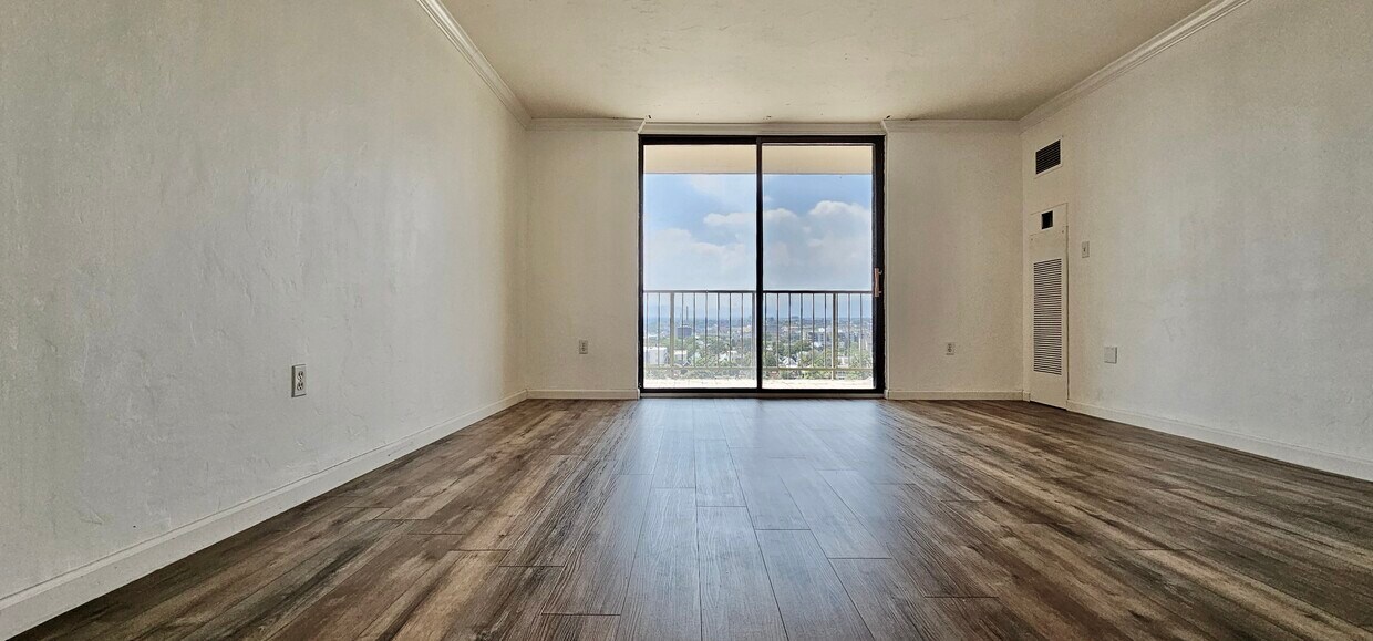 Foto principal - 1301 Speer Blvd