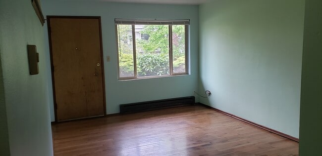 Building Photo - 1419 S College St