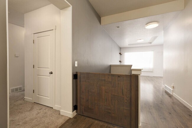Foto del edificio - **Charming Rental Home in Highly Desirable...