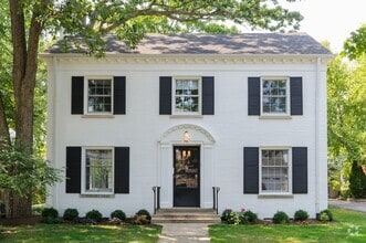 Building Photo - 706 Juniper Rd