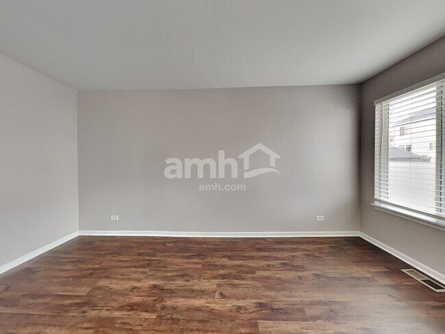 Foto del edificio - 2811 Stonebridge Dr