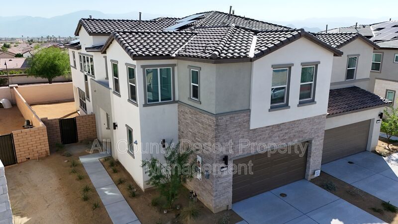 Primary Photo - 84361 Passagio Lago Way
