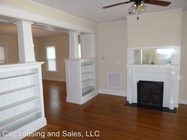 Foto del edificio - 5210 Parker St