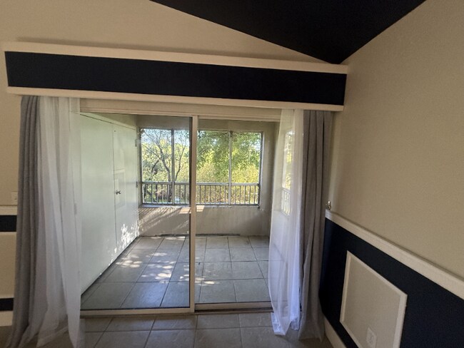 Foto del edificio - 2810 N Oakland Forest Dr
