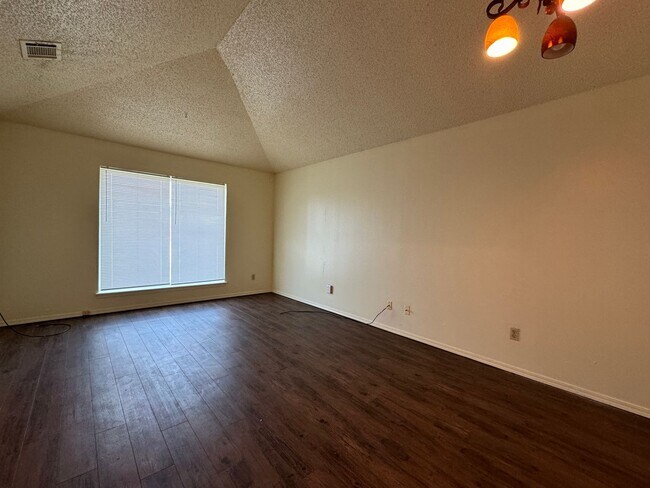 Foto del edificio - 6124 SW Oakcliff Ave