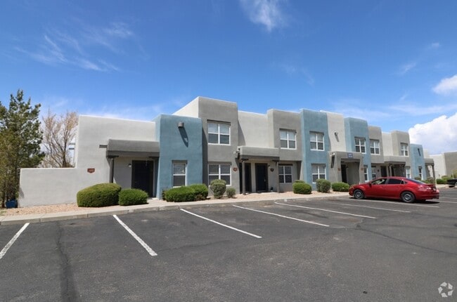 Building Photo - The Bluffs at Tierra Contenta