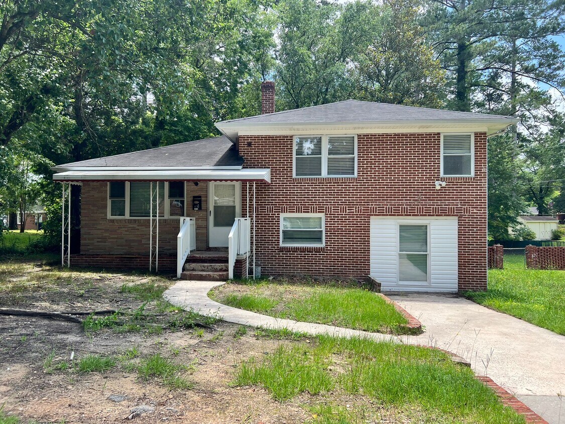 Foto principal - 3915 Shaw St