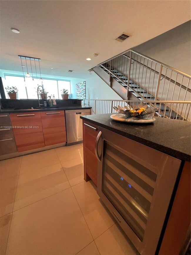 Foto del edificio - 2950 NE 188th St
