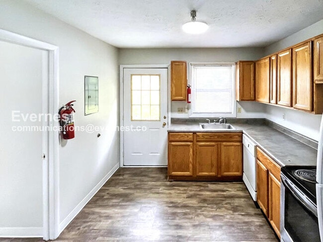 Foto del edificio - 212 Lower Consol Rd NW