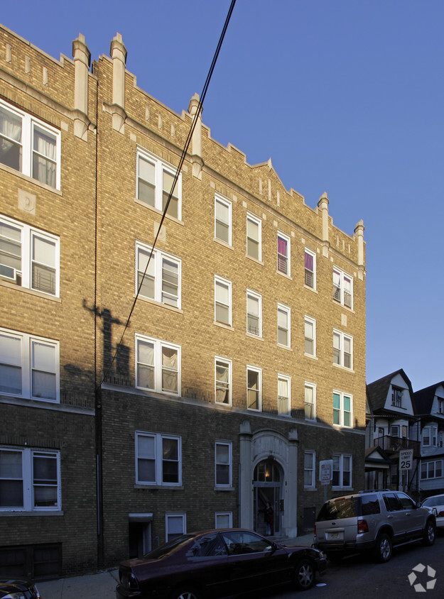 Building Photo - Kensington Avenue Apartments