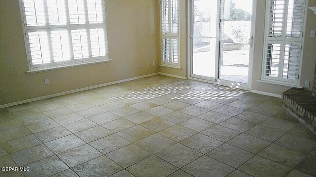 Foto del edificio - 901 Las Aves Pl