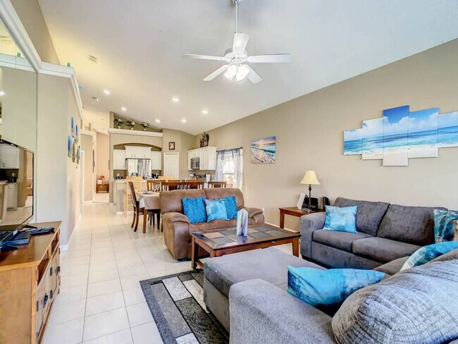 Building Photo - 16625 Palm Spring Dr