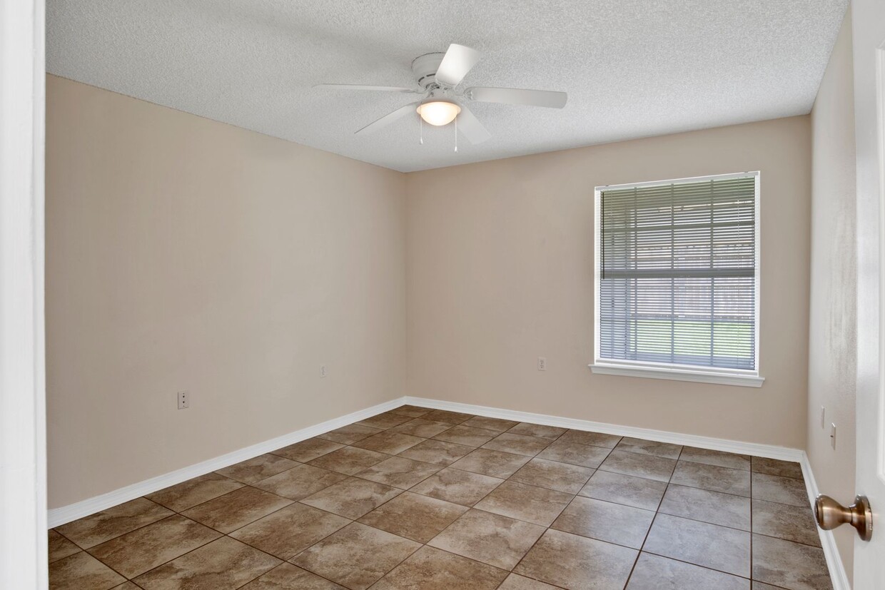 Primary Photo - Wonderful Patio Home!