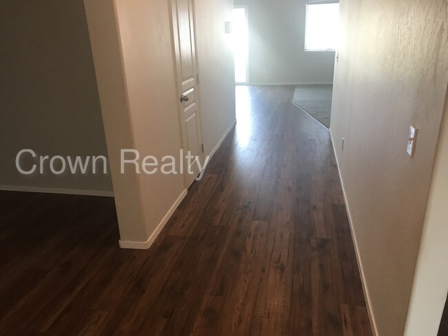 Building Photo - North East Tulare 3/2 - Delago neighborhood