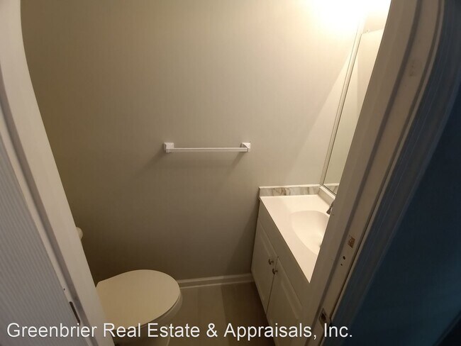 Building Photo - 3 br, 1.5 bath House - 100 Welch Lane
