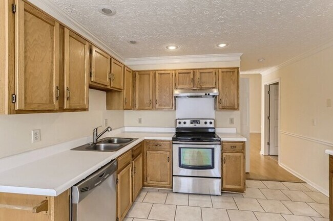 Foto del edificio - 954 Sugar Crossing Ln, Sugar Hill, GA, 30518