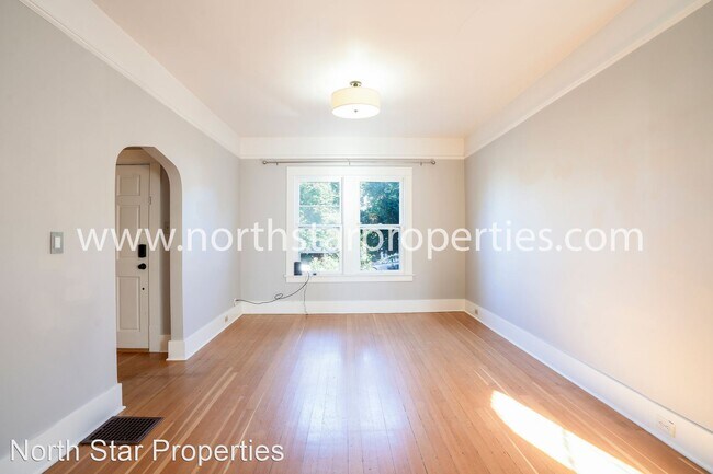 Foto del edificio - 4 br, 3 bath House - 2304 SE Tibbetts