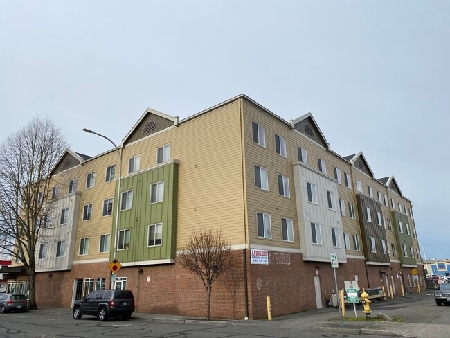 Building Photo - Divine Suites at Downtown Renton