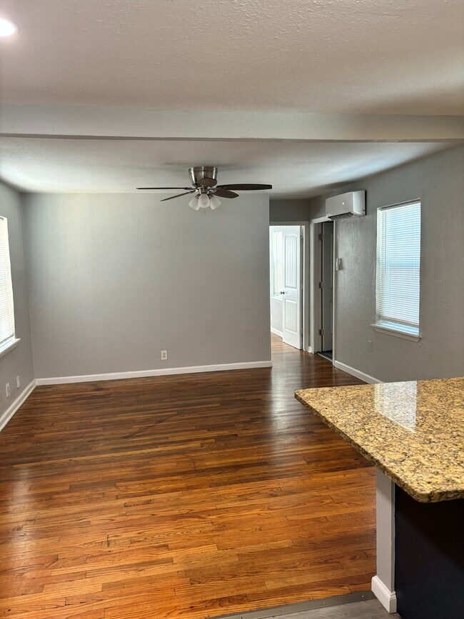 2225 W Olmos Dr, San Antonio, TX 78201 House Rental in San Antonio