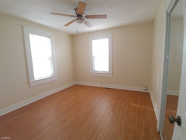 Building Photo - 1 br, 1 bath 4plex - 17 Woodland St Apt A