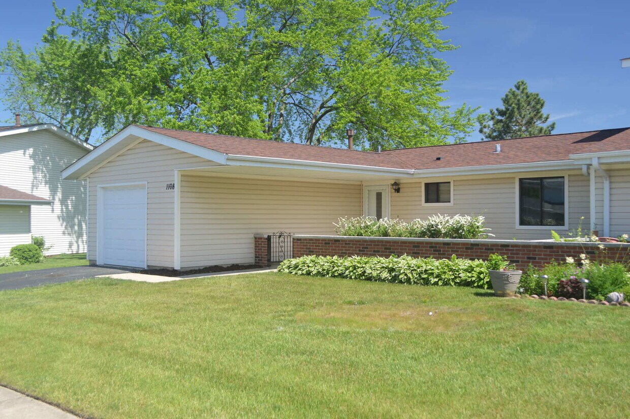 Primary Photo - 1108 Stonington Ct