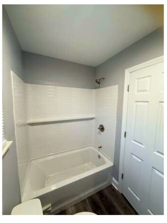 Foto del edificio - 156 Hampshire Rd