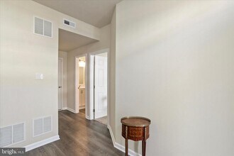 Building Photo - 2817 Shearwater Ln