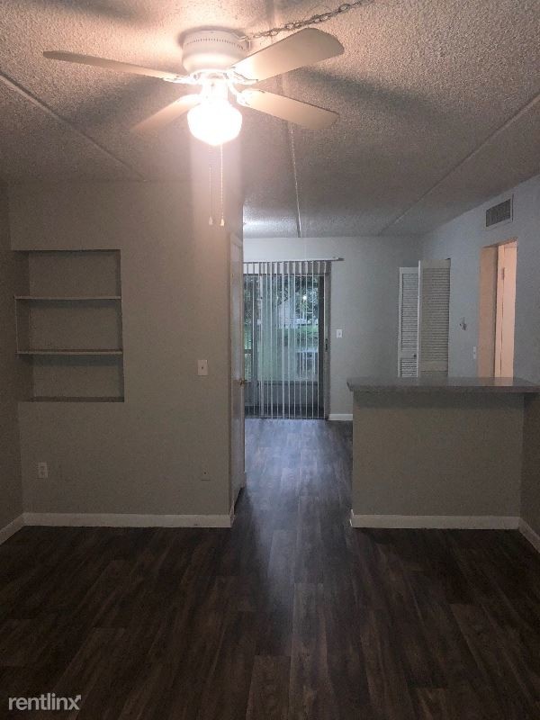 Foto del edificio - 4810 E Busch Blvd
