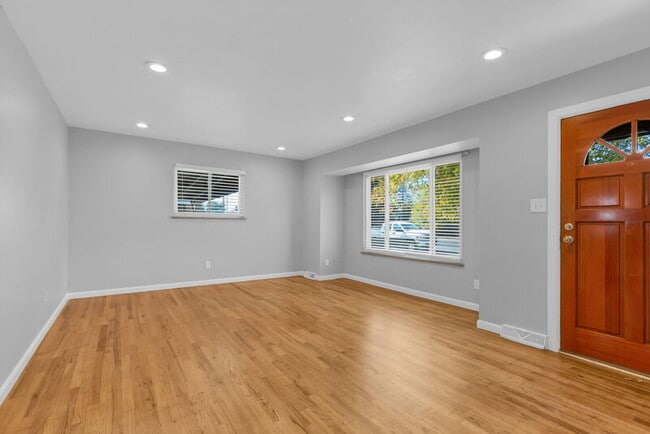 Foto del edificio - 1230 S Pierce St