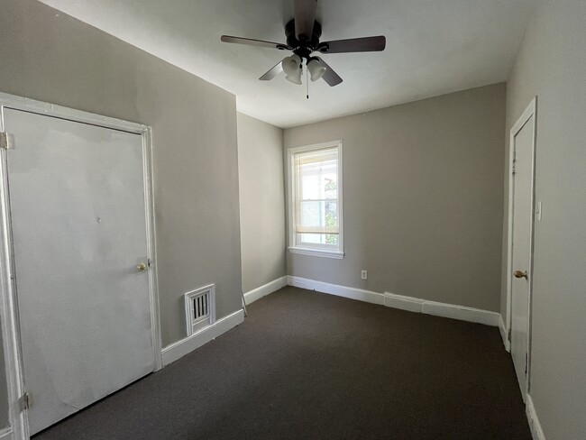 Bedroom - 4423 Brown St