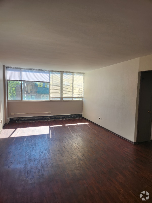 Building Photo - 3575 N Oakland Ave