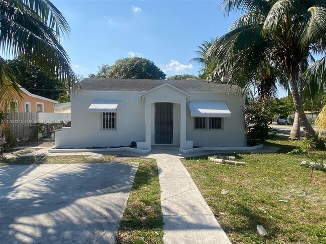 Foto del edificio - 894 NW 108th St