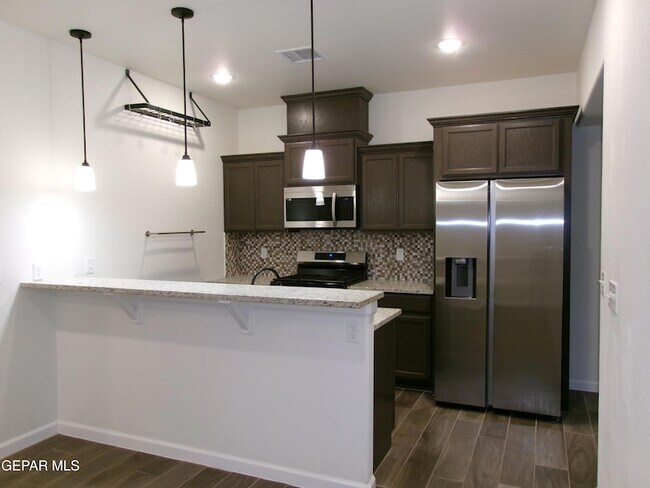 Building Photo - 1060 Hoppas Ct